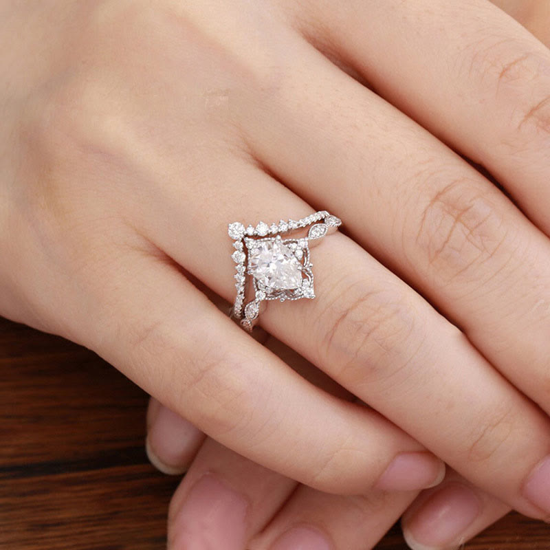 FREE Today: "Cleansing Evil" - Waterdrop Lace Crown Moissanite Two-piece Ring Set