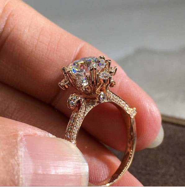 Charming Gold Ring for Any Occasion