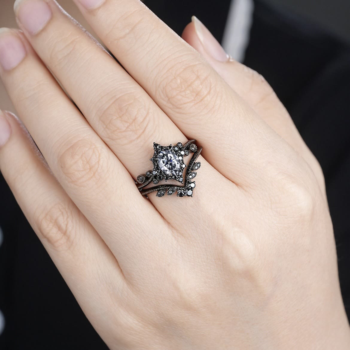 FREE Today: 2 Pcs Black Oval Gray Moissanite Engagement Ring Set