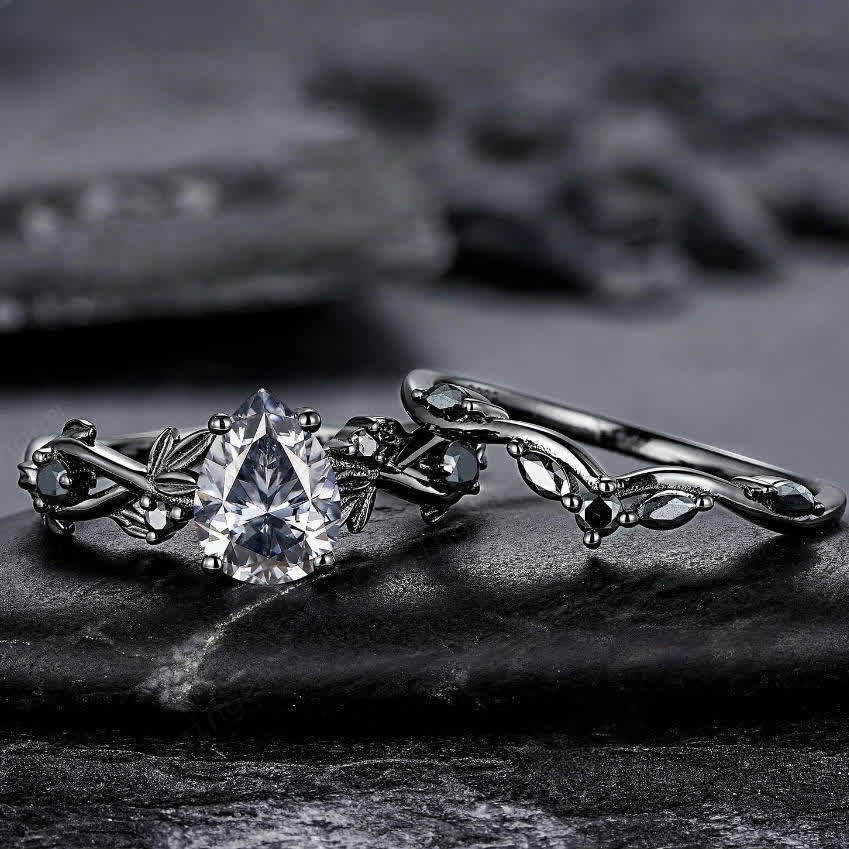 FREE Today:  Lucky Stone Aquamarine Leaf Engagement Ring Set