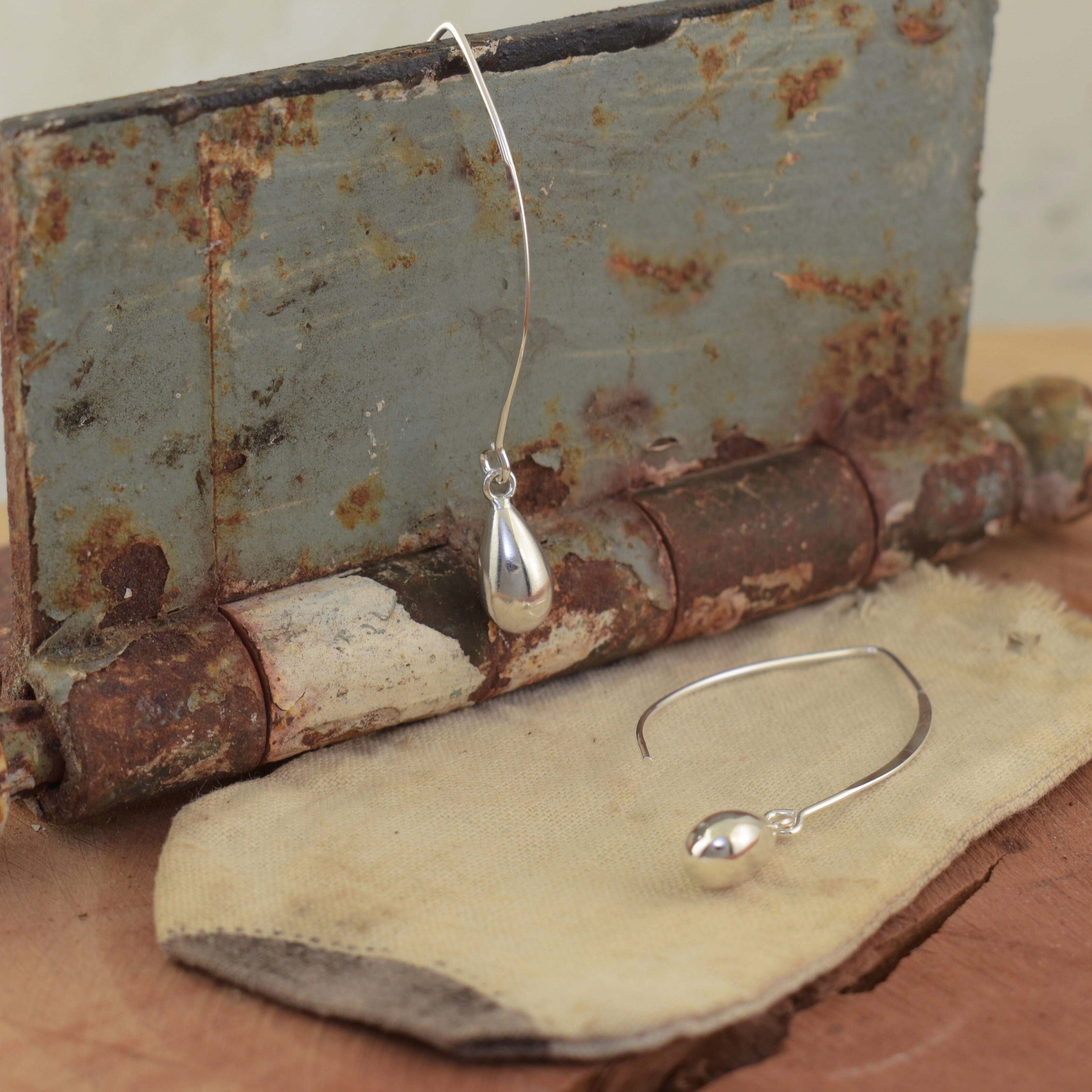 Classy Teardrop Dangle Earrings