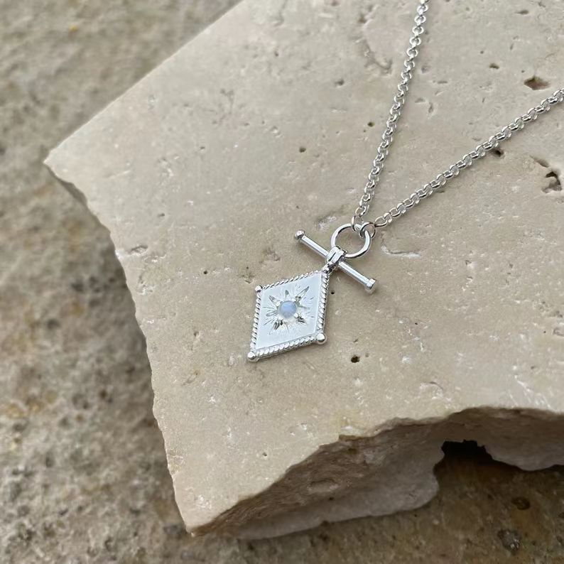 Stunning Necklace for Daily Wear