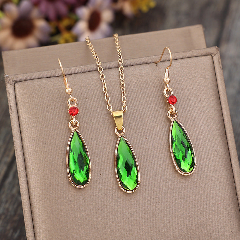 Classic Necklace with Timeless Appeal