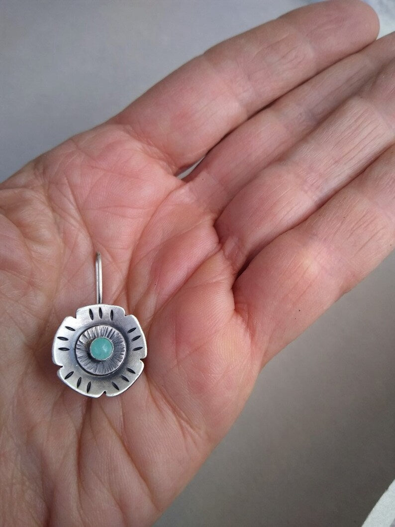 Beautiful Gold Earring with Unique Style