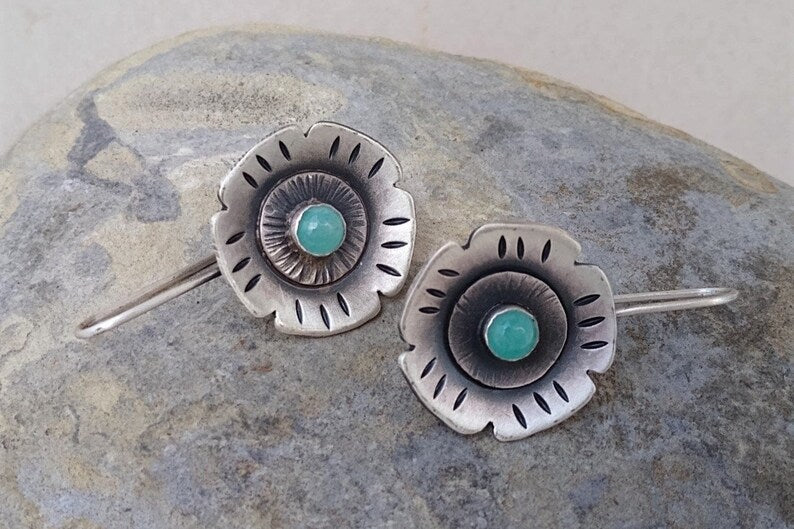 Beautiful Gold Earring with Unique Style