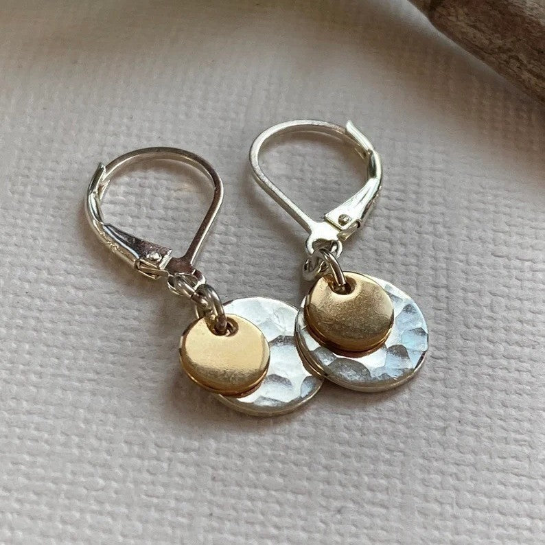 Classic Gold Earring with Timeless Appeal