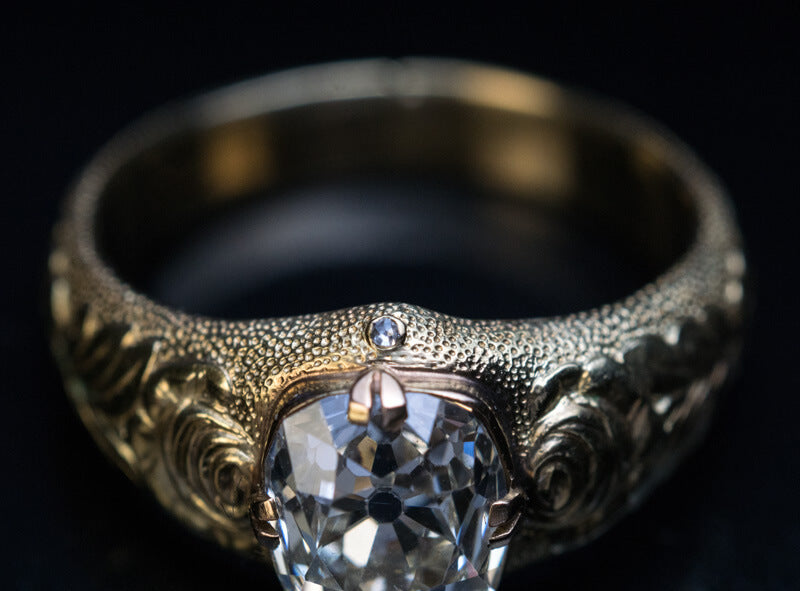 Beautiful Gold Bracelet with Unique Style