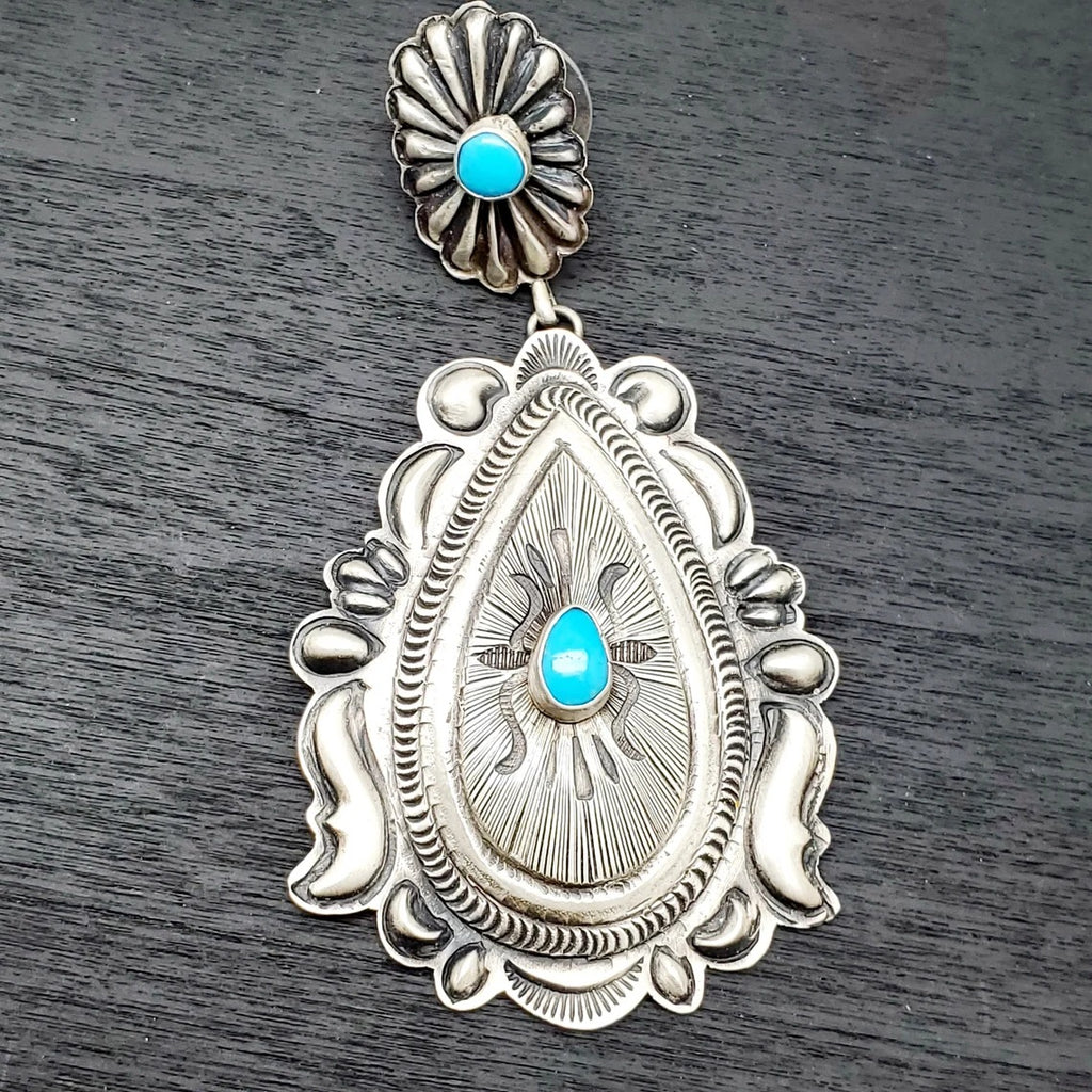 Charming Earring for Any Occasion