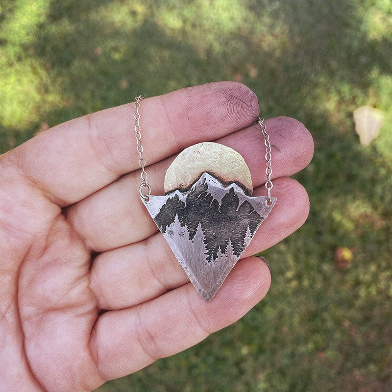 Stunning Necklace for Daily Wear