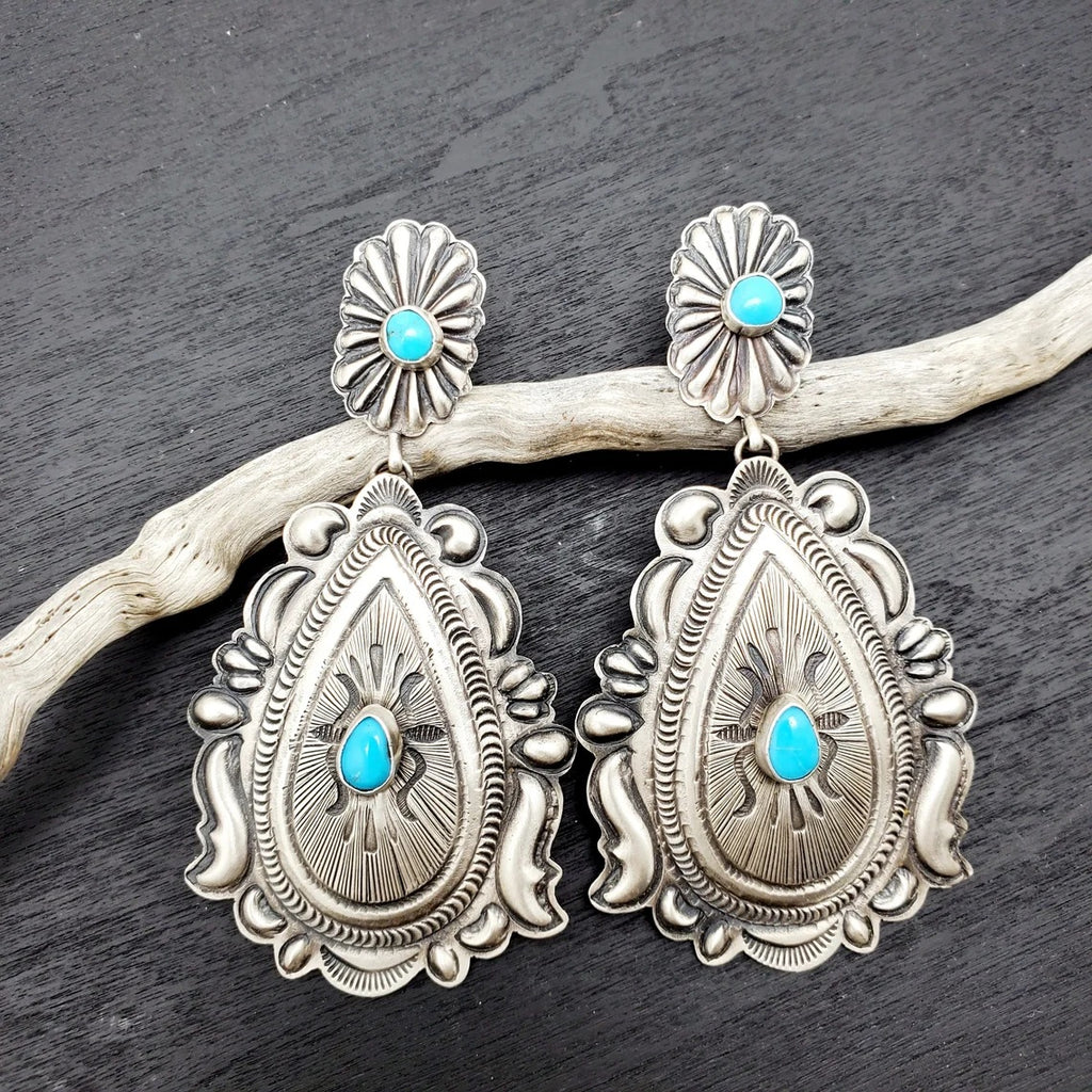 Charming Earring for Any Occasion
