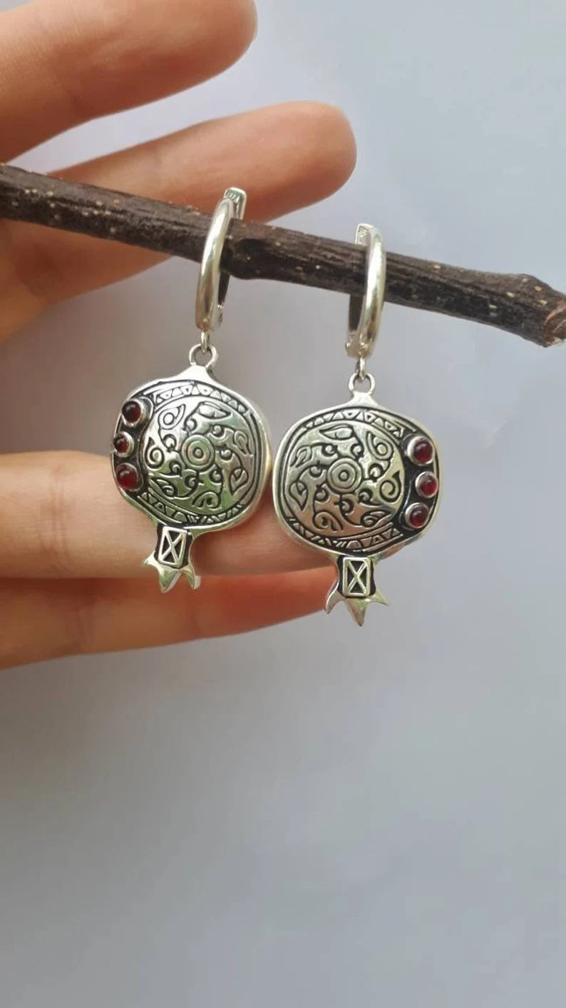 Stunning Gold Earring for Daily Wear