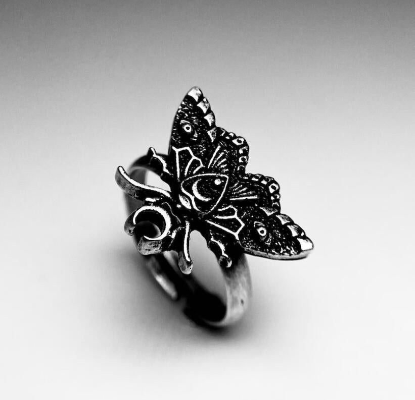 Classic Ring with Timeless Appeal