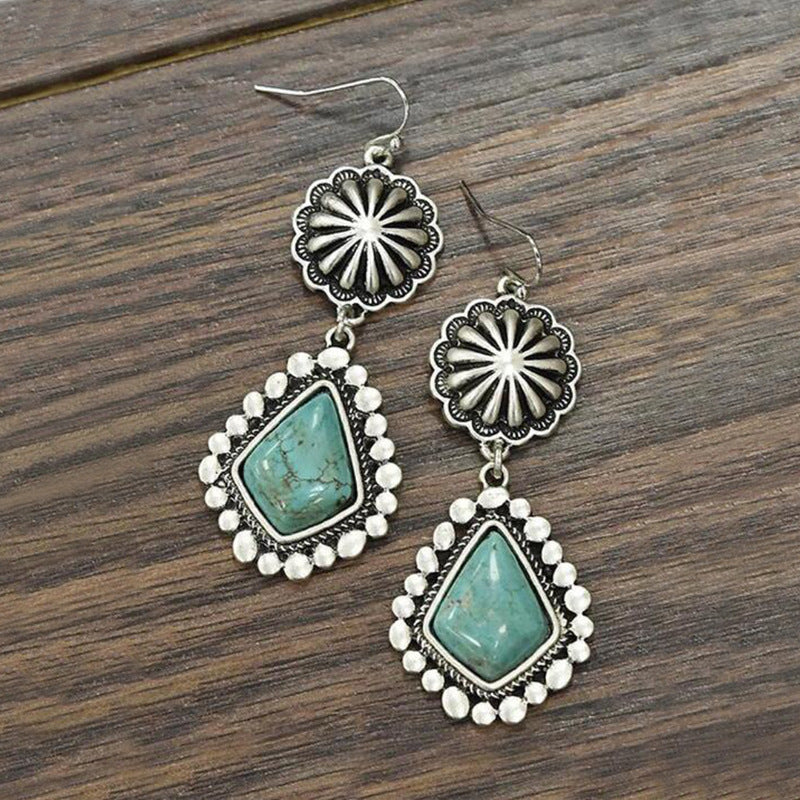 Elegant Silver Earring for Every Occasion