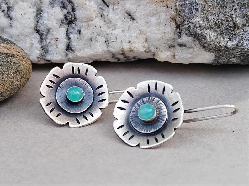 Beautiful Gold Earring with Unique Style