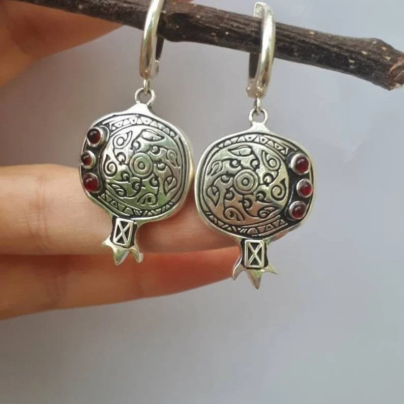 Stunning Gold Earring for Daily Wear