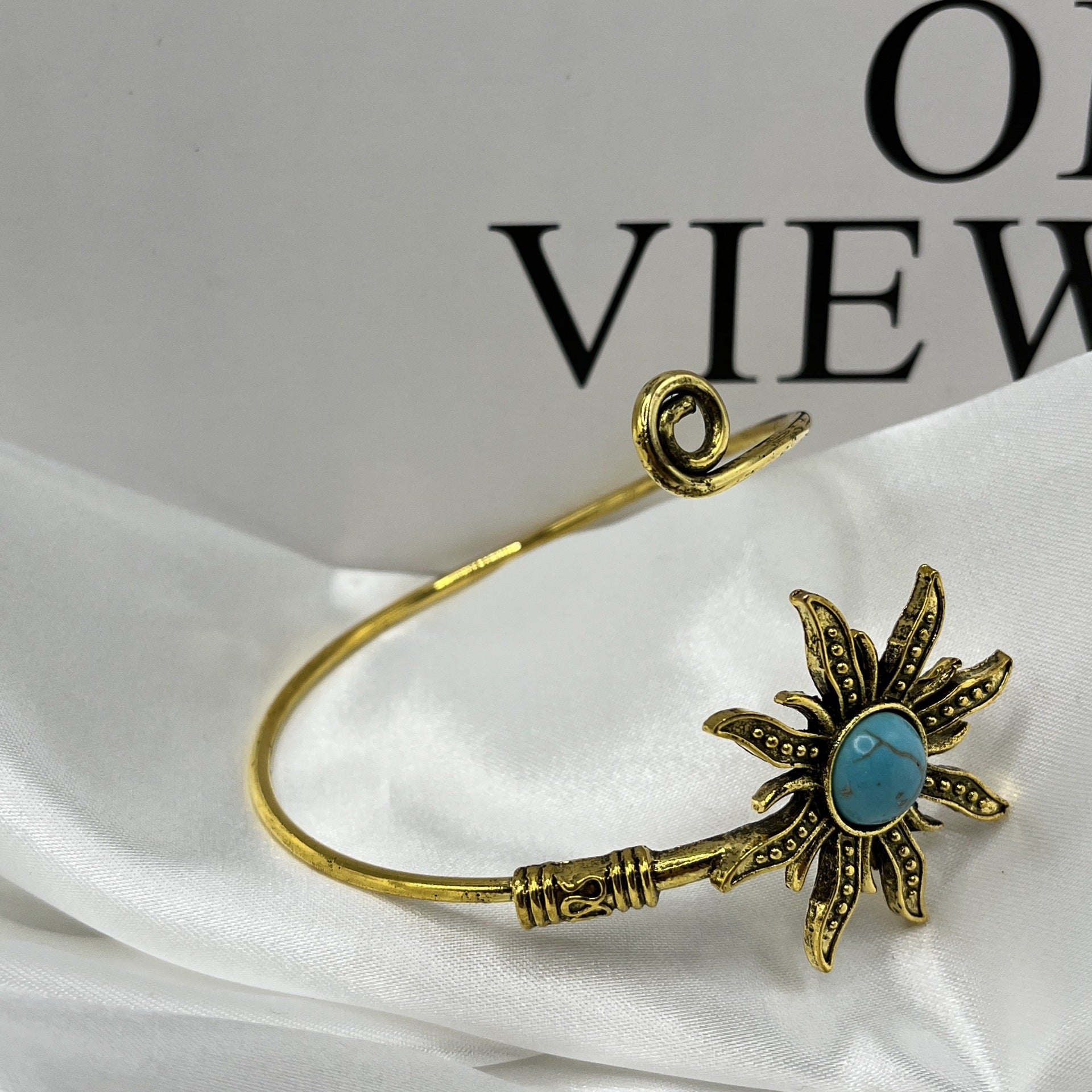 Romantic Bracelet for Special Moments