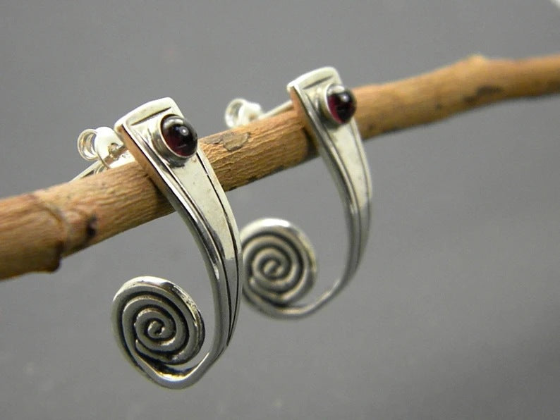 Charming Earring for Any Occasion