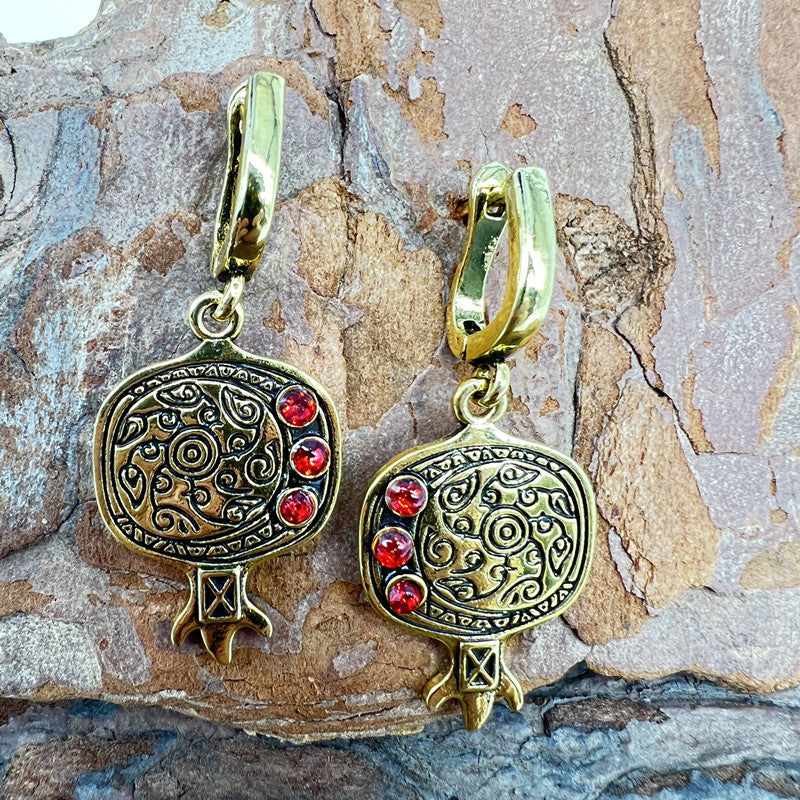 Stunning Gold Earring for Daily Wear