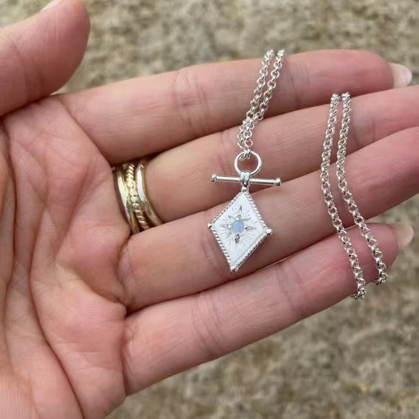 Stunning Necklace for Daily Wear