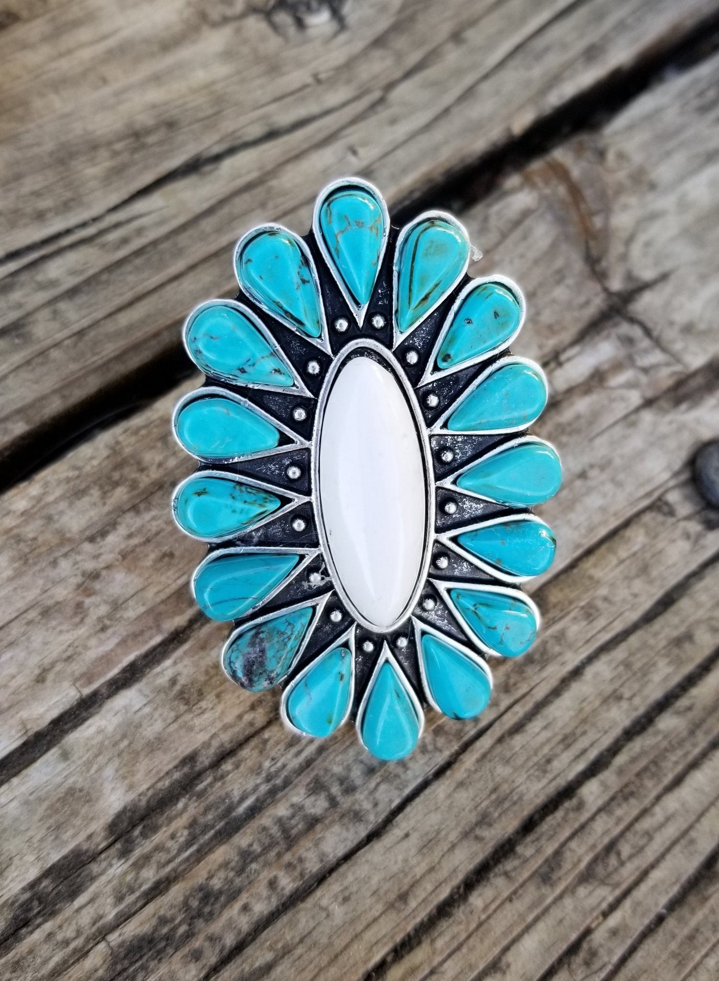 Elegant Silver Ring for Every Occasion