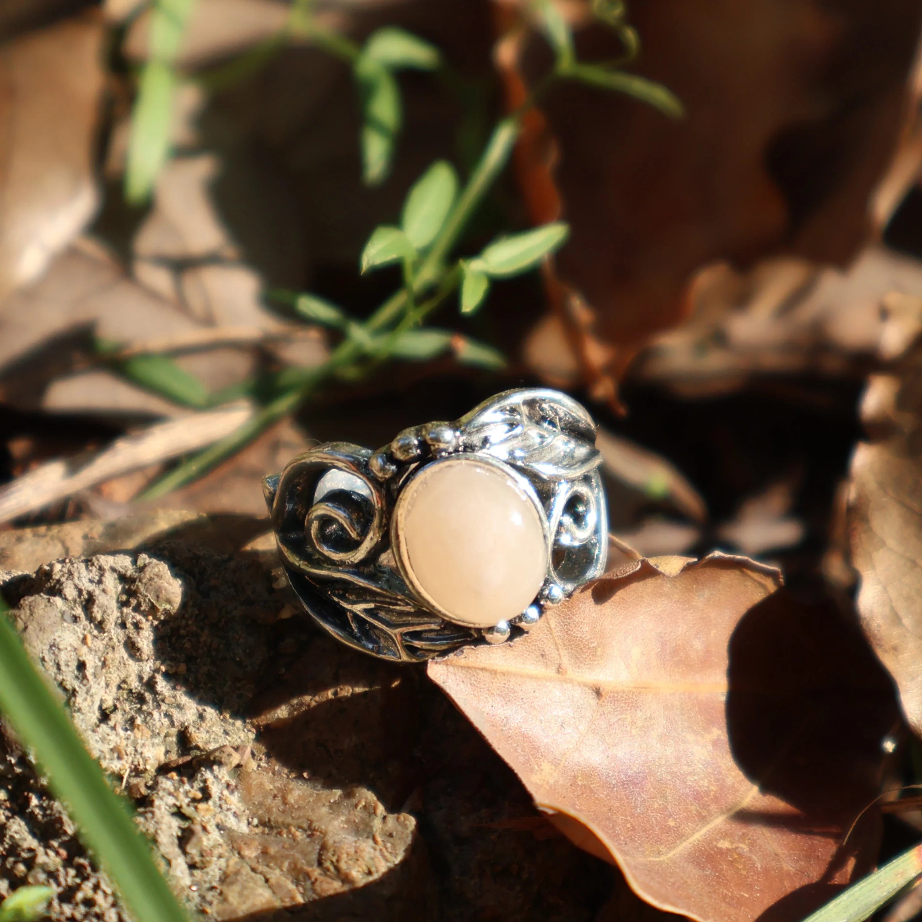 Vintage Silver White Gemstone Ring