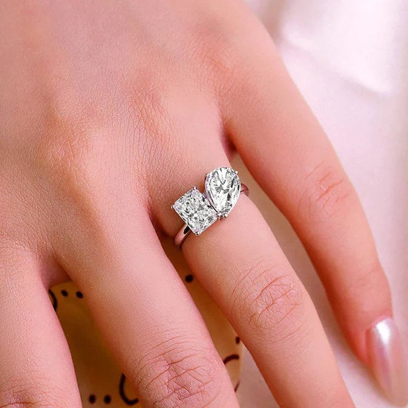 Pear Cut Zircon Moissanite Wedding Women Rings 2 Gems 4cttw Lab Diamond Band S925 Sterling Silver Jewelry Plated 18K