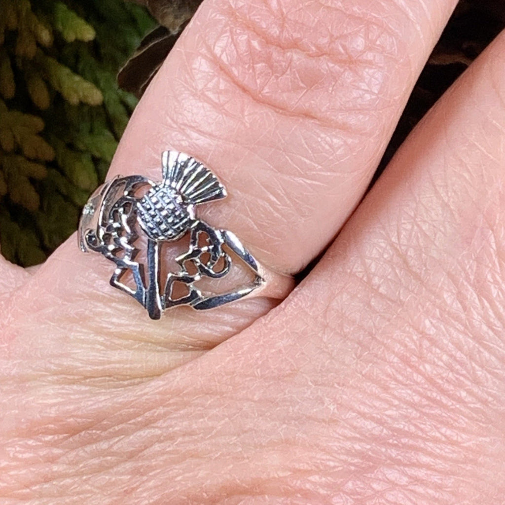 Akira Thistle Ring