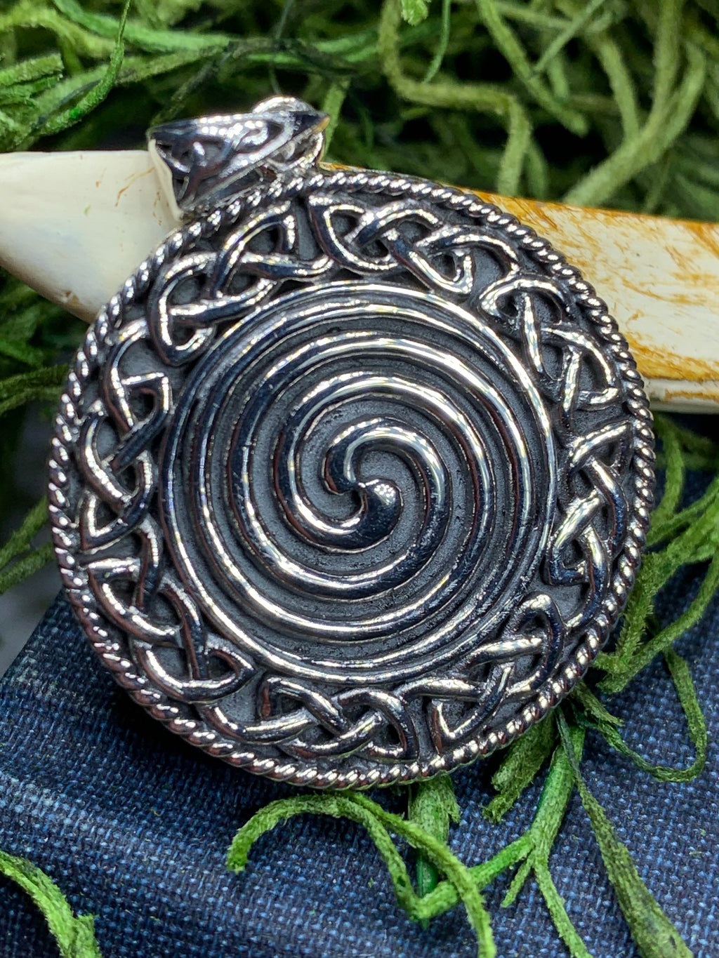 Aenor Celtic Spiral Necklace