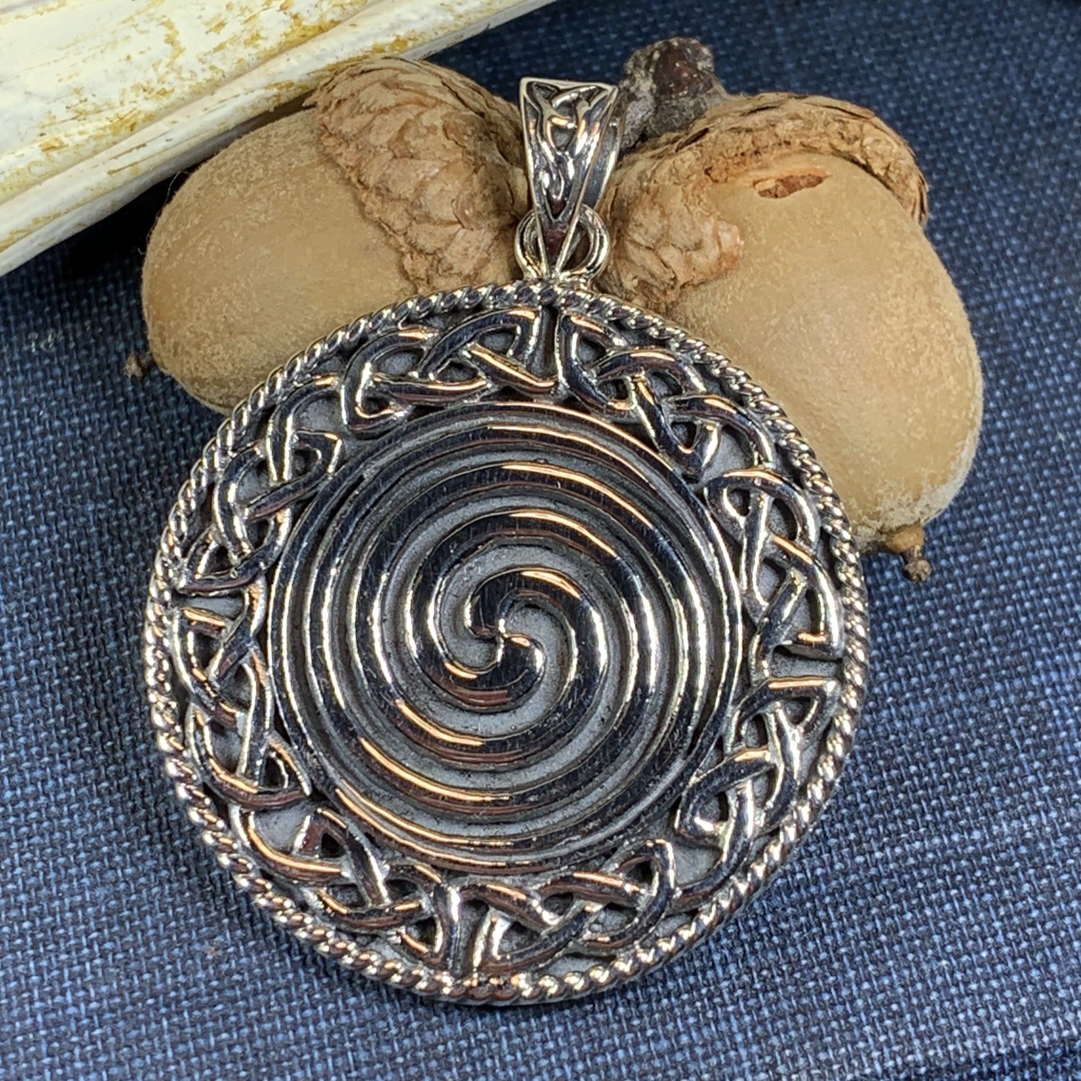 Aenor Celtic Spiral Necklace