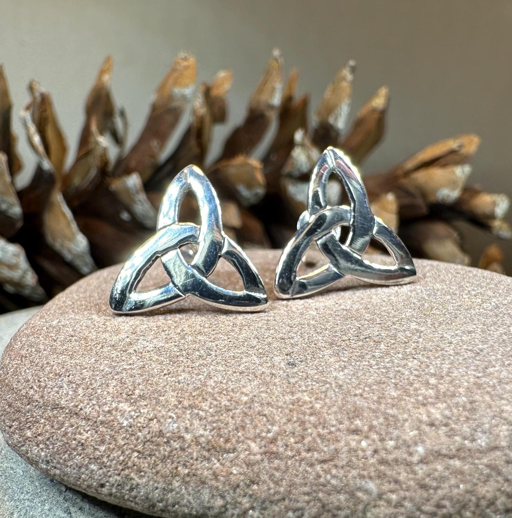 Zephyr Celtic Trinity Knot Earrings