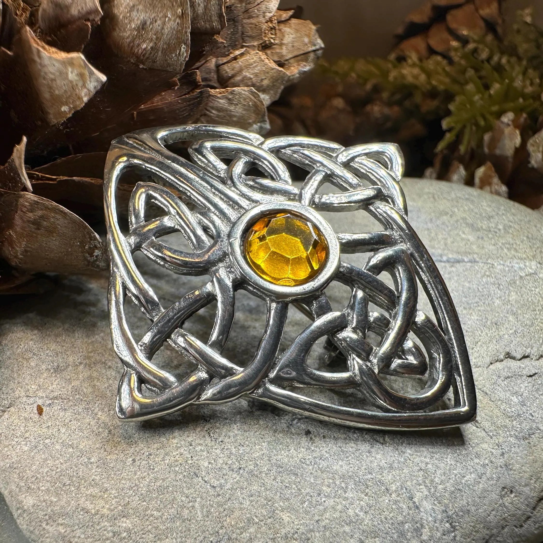 Alyssa Celtic Knot Brooch