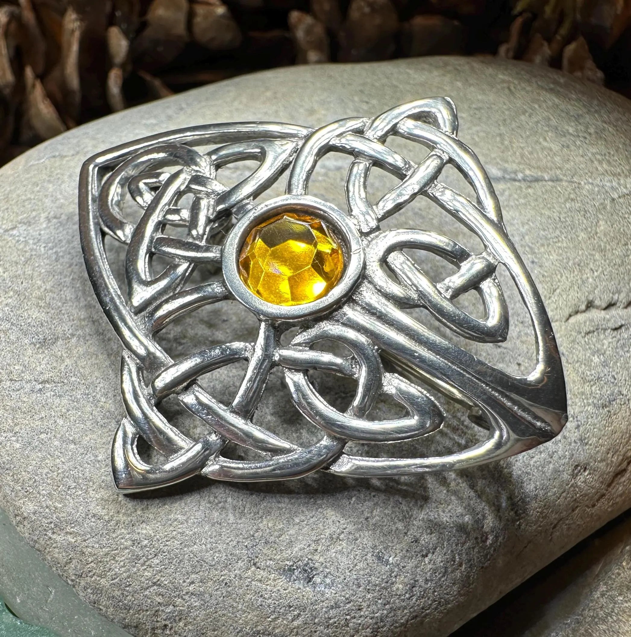 Alyssa Celtic Knot Brooch