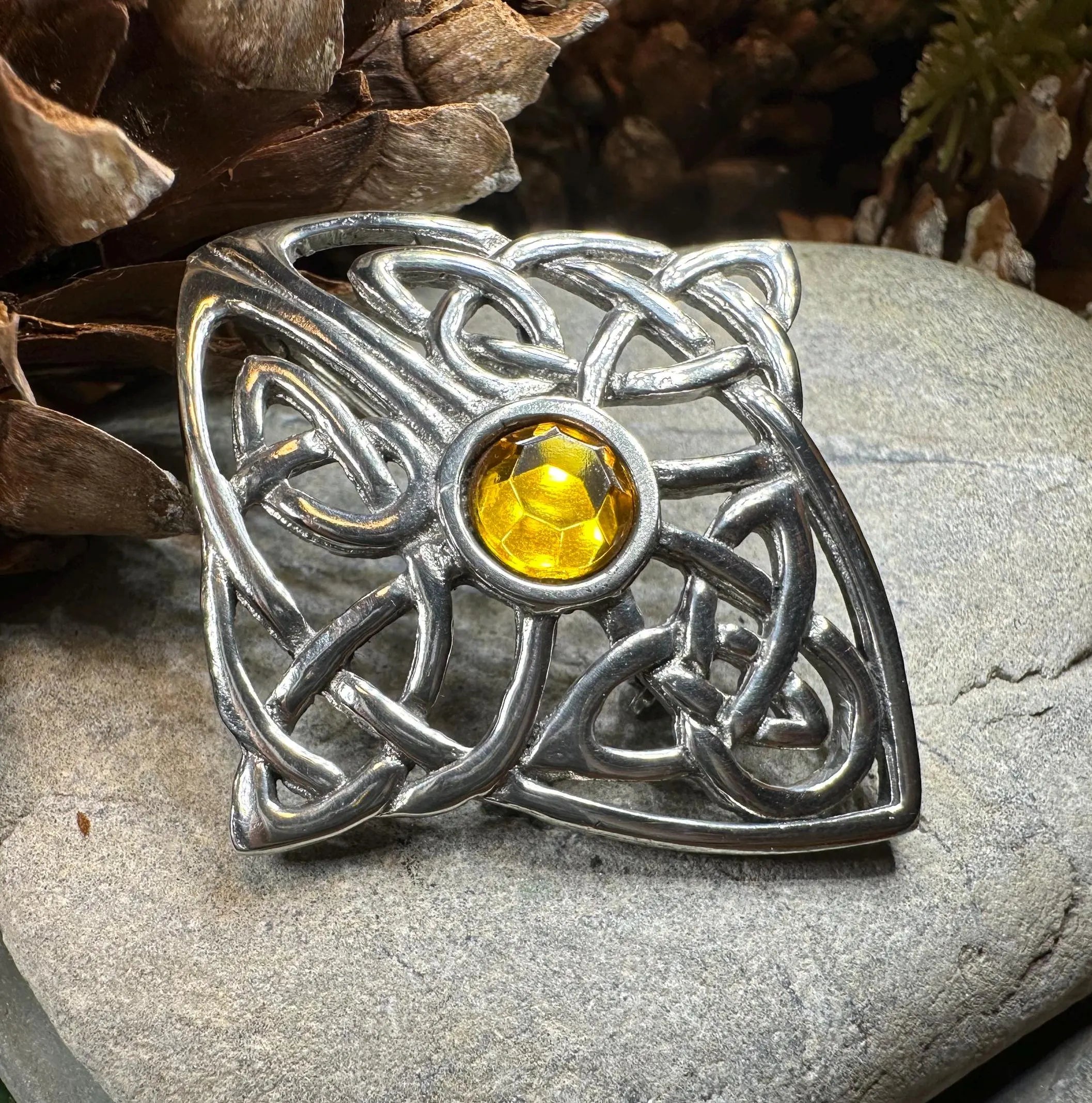 Alyssa Celtic Knot Brooch