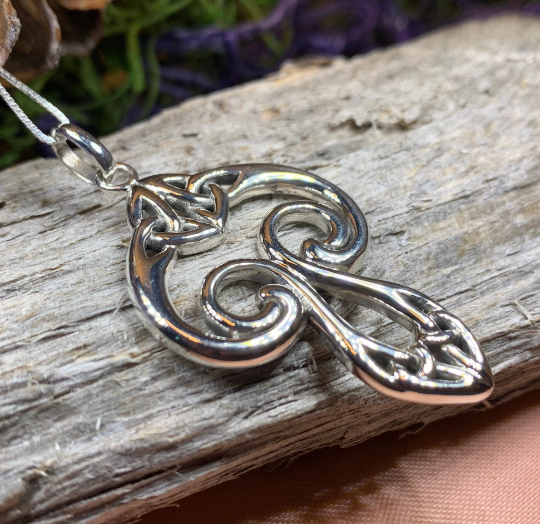 Yseult Celtic Knot Necklace